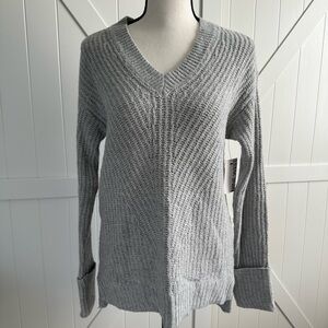 NWT Nine West Gray Textured Knit Sweater Small Hi-Low Hem Cozy V-Neck Tunic New